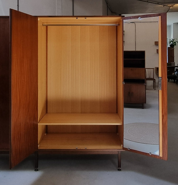 Mid Century kledingkast