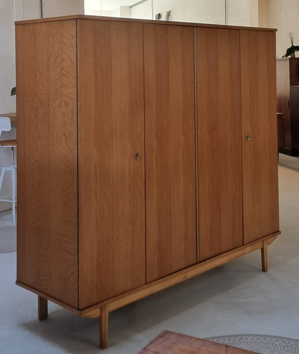Mid Century kledingkast