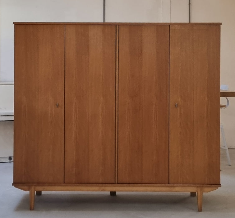 Mid Century kledingkast