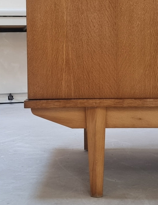 Mid Century kledingkast