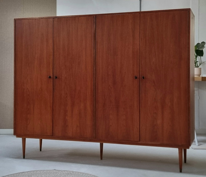 Mid Century kledingkast