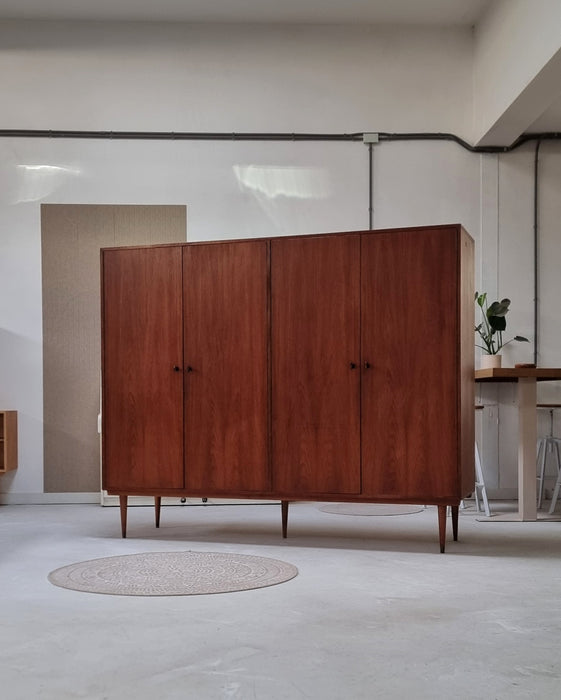 Mid Century kledingkast