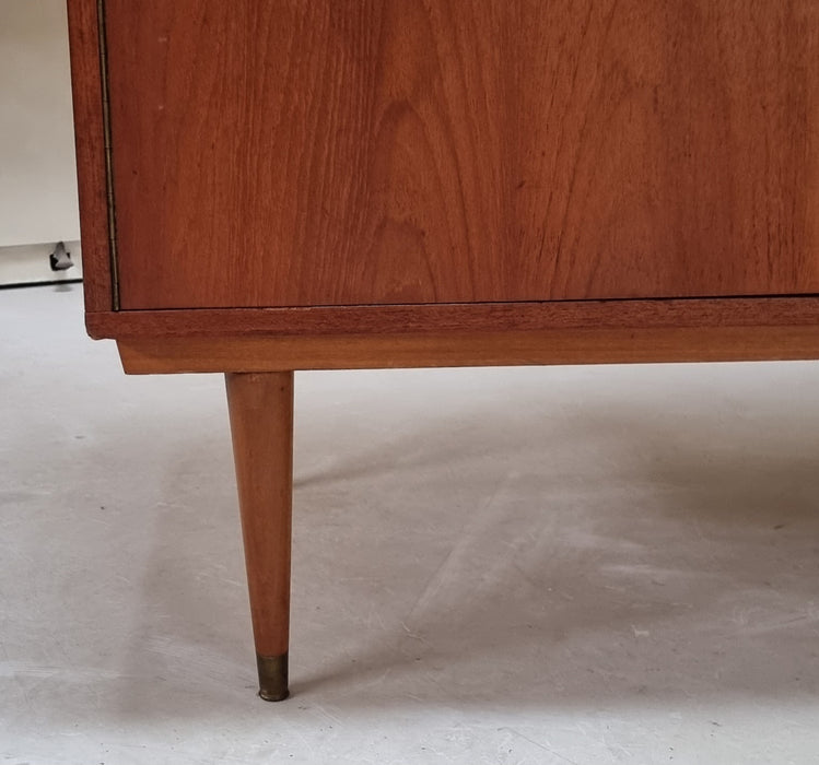 Mid Century kledingkast