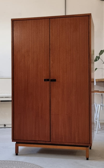 Mid Century kledingkast