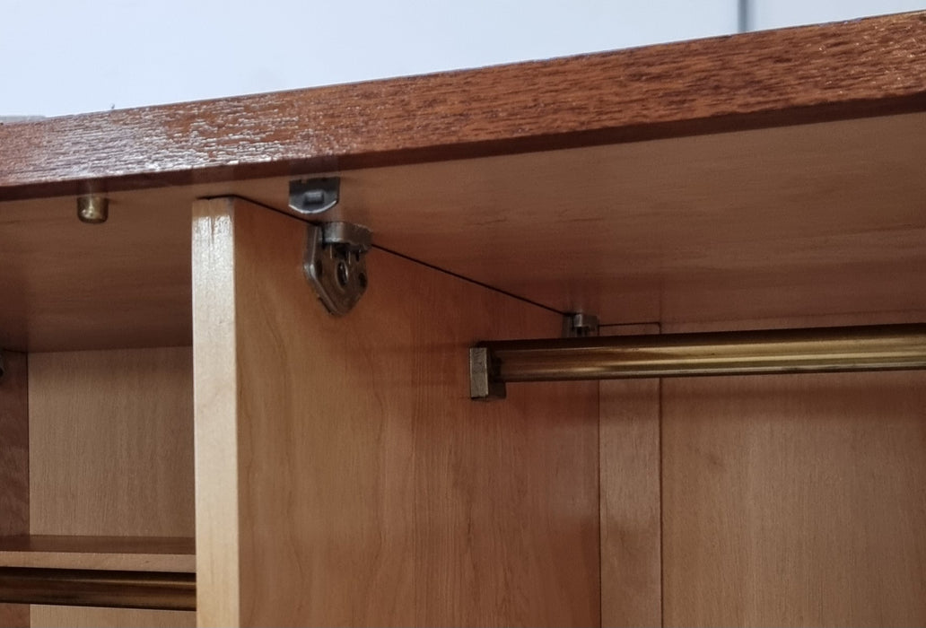 Mid Century kledingkast