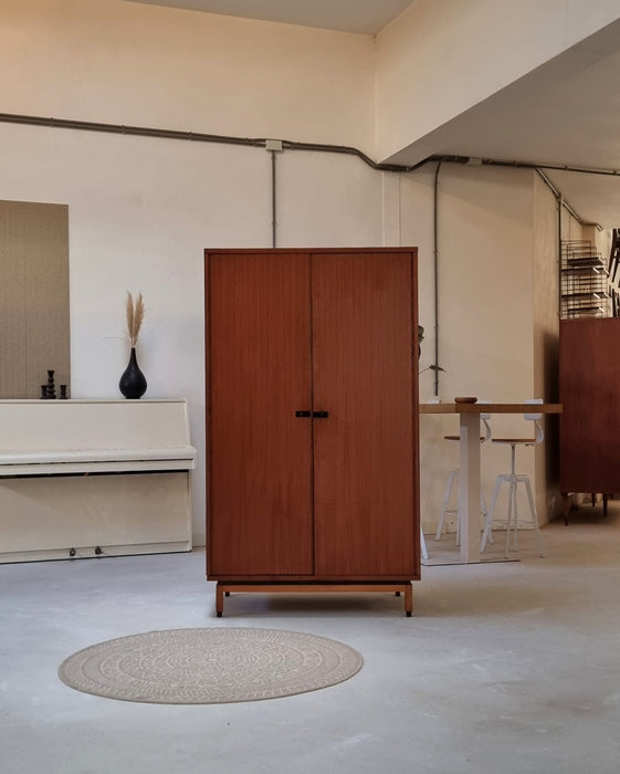 Mid Century kledingkast