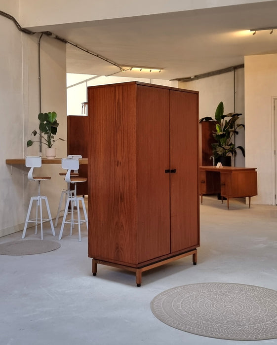 Mid Century kledingkast