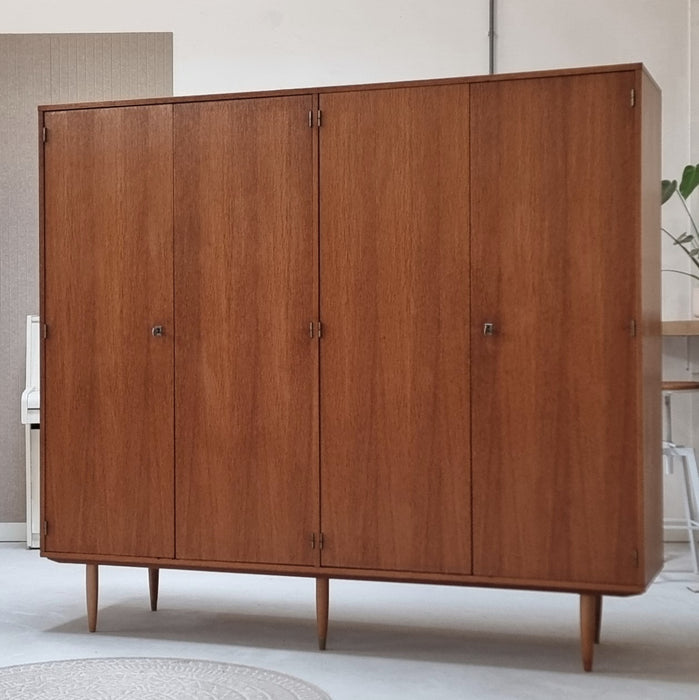 Mid Century kledingkast