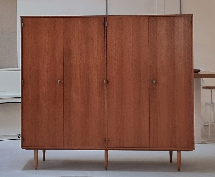 Mid Century kledingkast