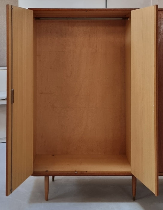 Mid Century kledingkast