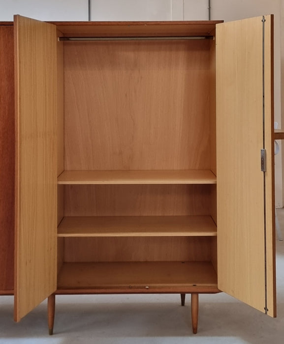 Mid Century kledingkast