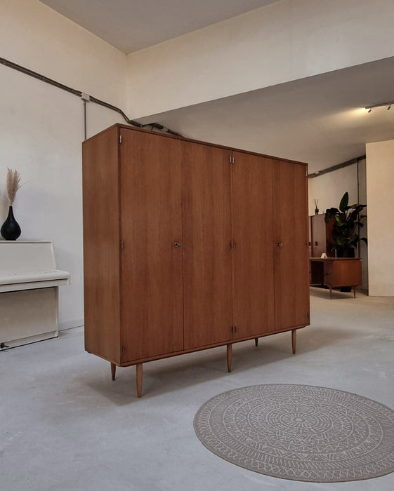Mid Century kledingkast