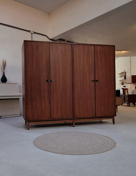 Mid Century kledingkast