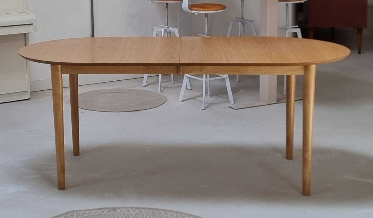 Uitschuifbare eettafel