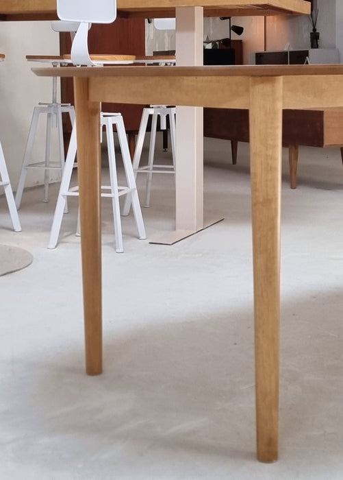 Uitschuifbare eettafel