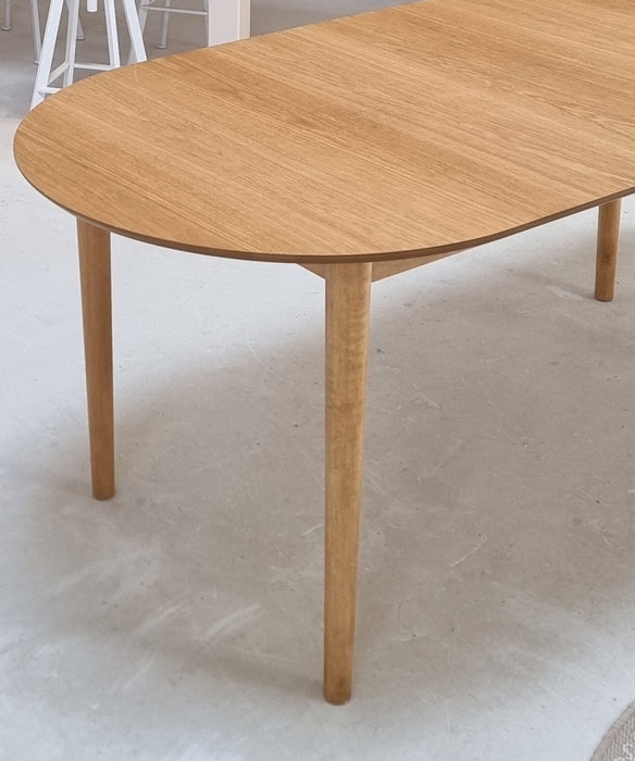 Uitschuifbare eettafel