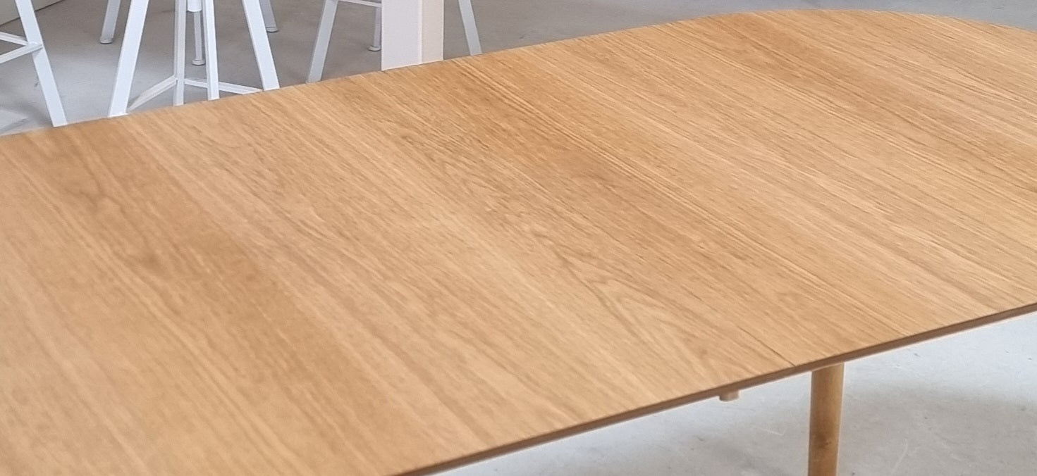 Uitschuifbare eettafel
