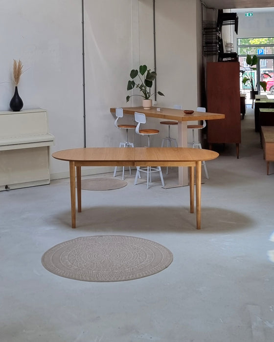 Uitschuifbare eettafel