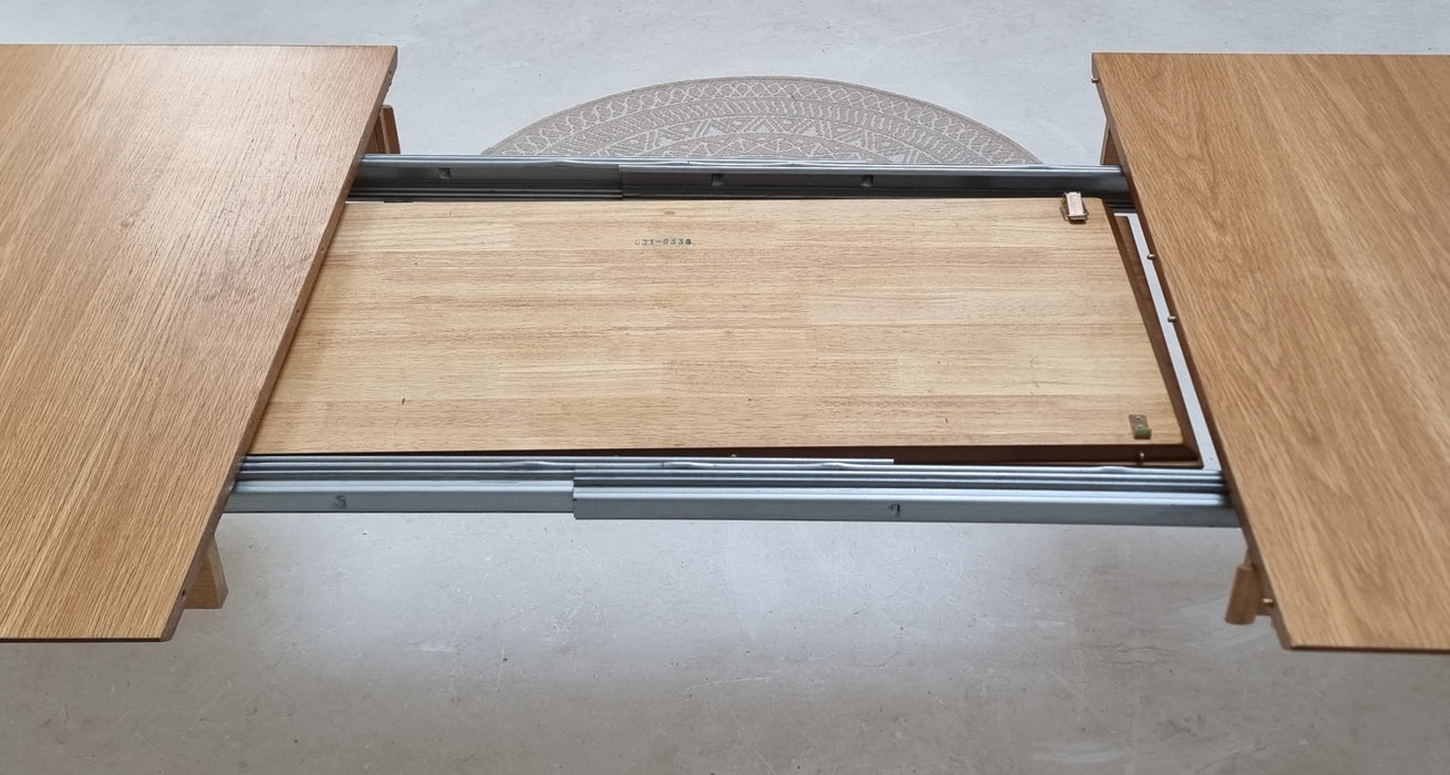 Uitschuifbare eettafel