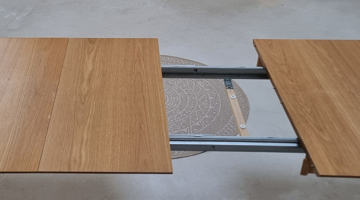 Uitschuifbare eettafel