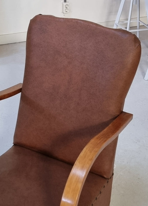 Poltrona della metà del secolo