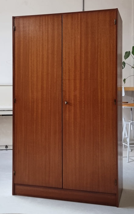 Mid Century kledingkast