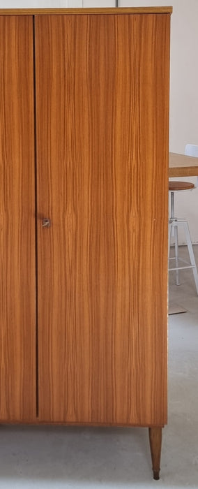 Mid Century kledingkast