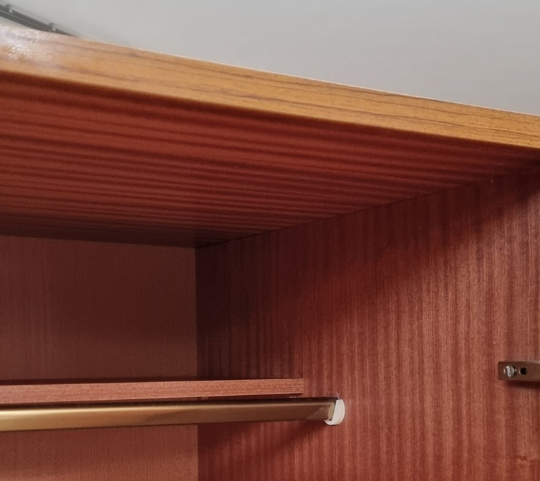 Mid Century kledingkast