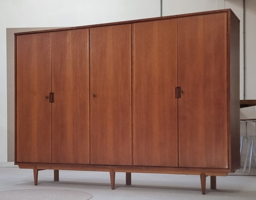Mid Century kledingkast
