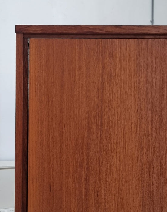 Mid Century kledingkast