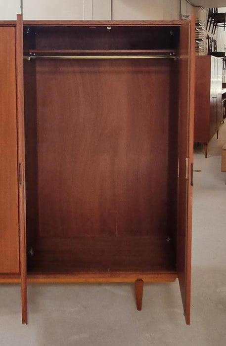 Mid Century kledingkast