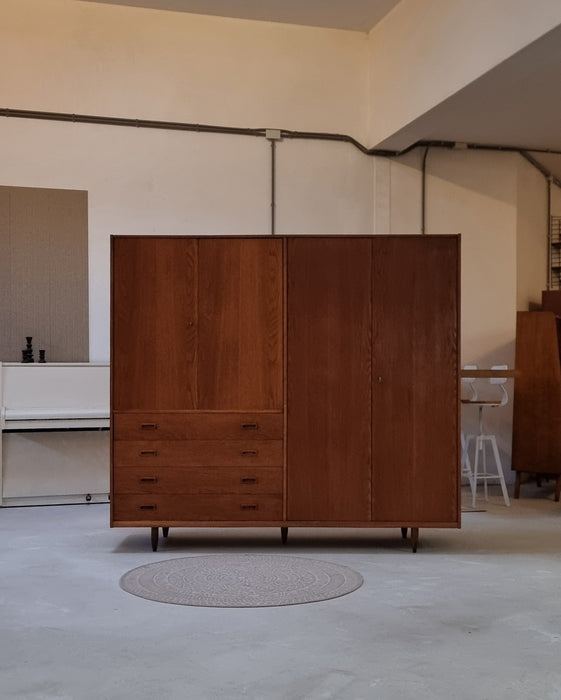 Mid Century kledingkast