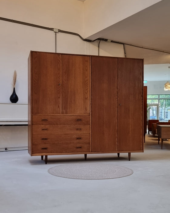 Mid Century kledingkast