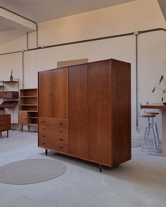 Mid Century kledingkast