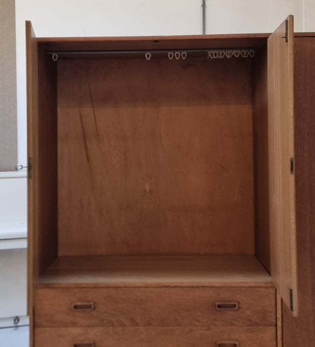 Mid Century kledingkast