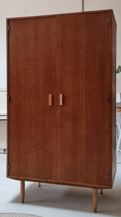 Mid Century kledingkast