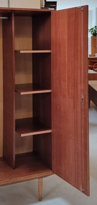 Mid Century kledingkast