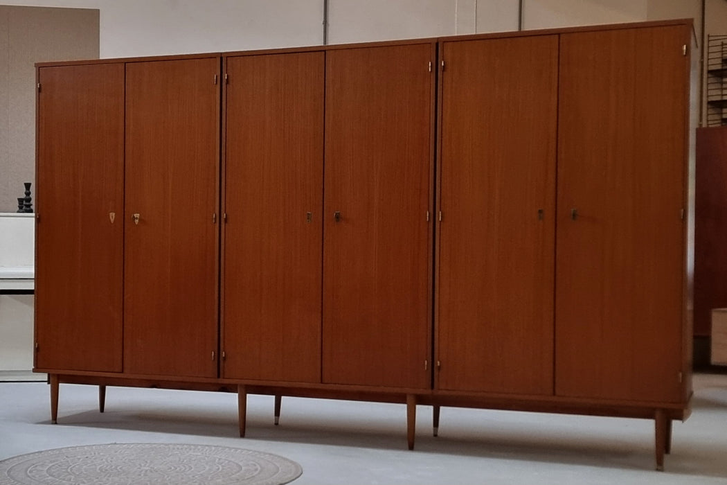 Mid Century kledingkast