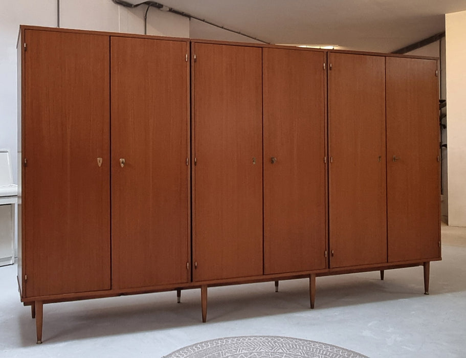 Mid Century kledingkast
