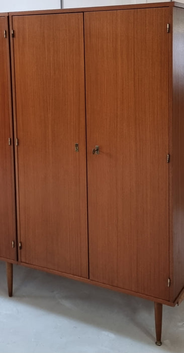 Mid Century kledingkast