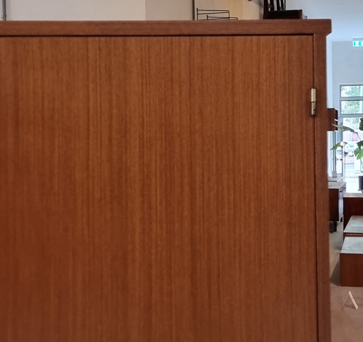Mid Century kledingkast