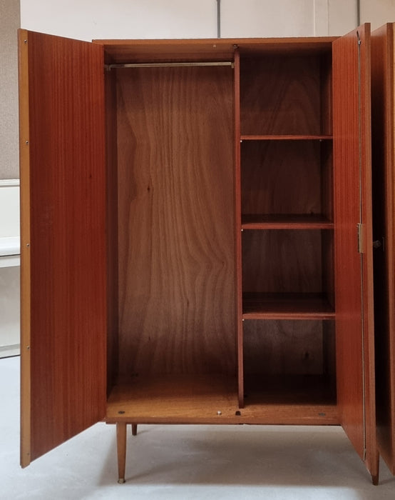 Mid Century kledingkast