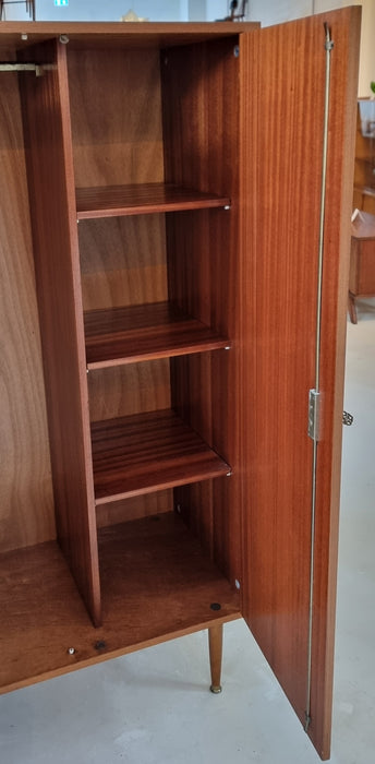 Mid Century kledingkast