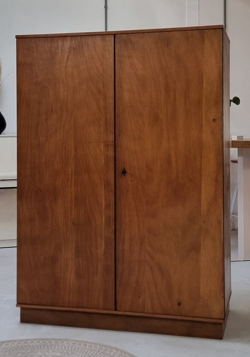 Mid century kast