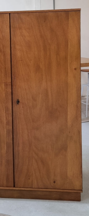 Mid century kast