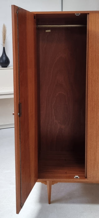 Mid Century kledingkast