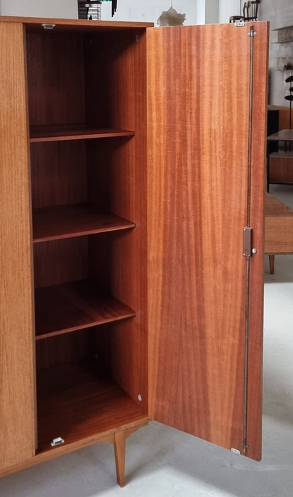 Mid Century kledingkast