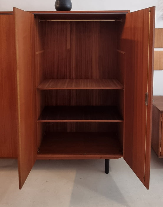 Mid Century kledingkast