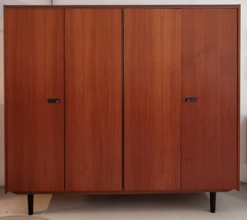 Mid Century kledingkast