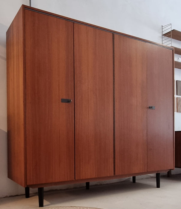 Mid Century kledingkast